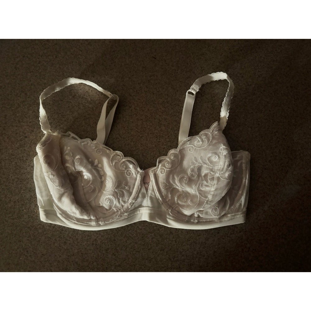 Victorias Secret White Women's Lace Underwire Bra Size 34D Bridal NWT